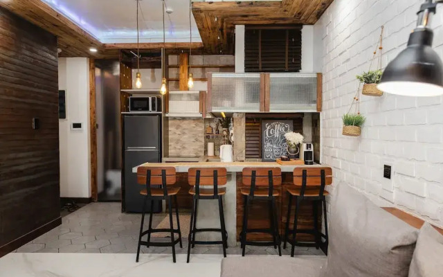 Modern 1BR Walk to Beach & City Spots