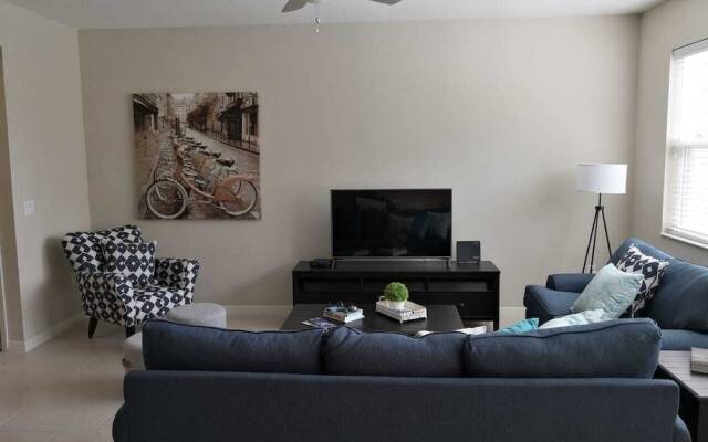 Splendid 4 Bedroom Home Close to Disney 5168