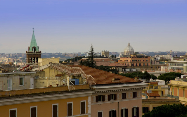 Marcella Royal Hotel - Rooftop Garden