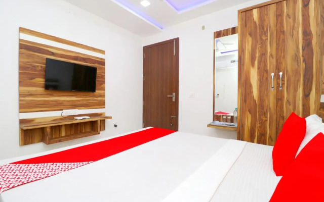 OYO 40722 Hotel Galaxy