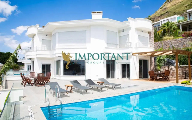 BD4123 Five Bedroomed Villa with Pool and Sea View