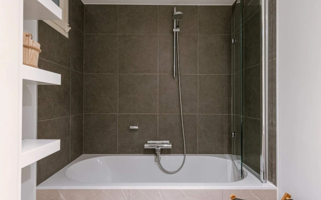 Huswell Modern Apartment in Historic Ghent
