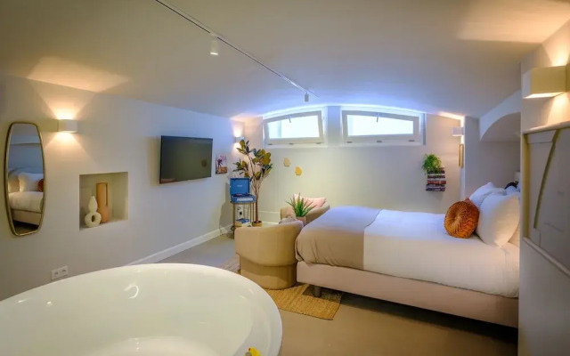 FINCH Boutique Hotel