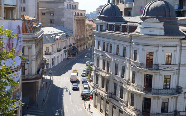 Victoria Avenue Apartment