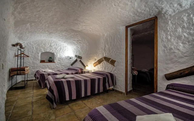 Cuevas Victoria