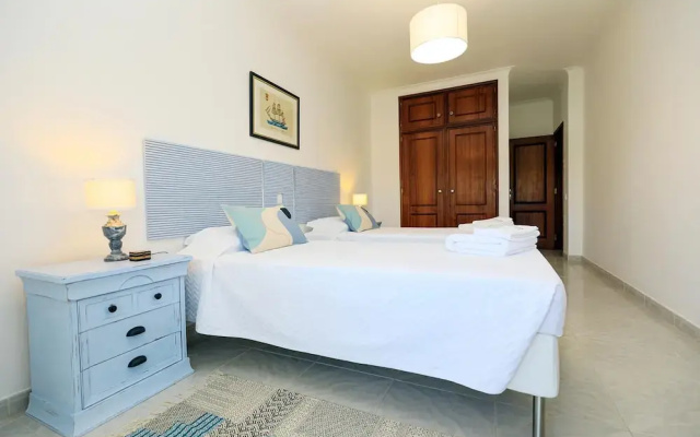 C23 - Parkway Entrance Apartment in Lagos