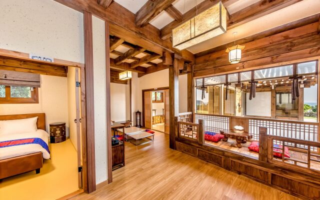 Jeju Hanok Hotel Hallagung