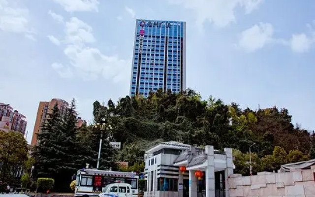 Echarm Hotel (Ten Hanjiang Normal College )