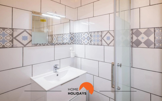 #043 Saradel Old Town Center Beach