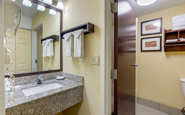 Comfort Inn & Suites Hillsville I-77