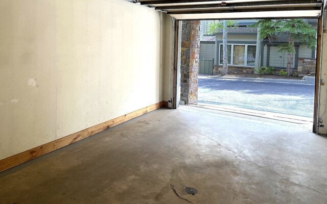 Coldstream Townhome 19