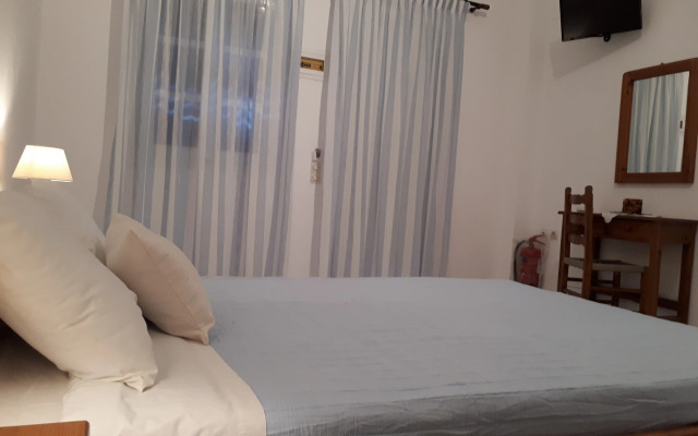 Paradisos Oia