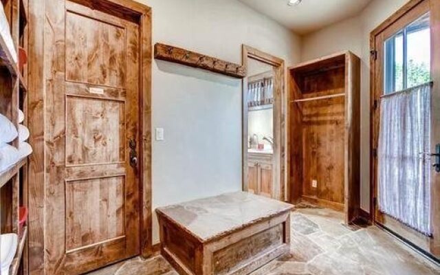 Ski Bridge Lodge by Pinnacle Lodging