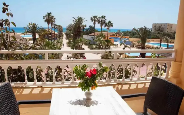 Hotel Hawai Beach Club