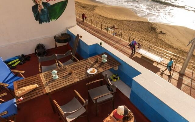 La Ventana Azul - Surf & Beach House Hostel