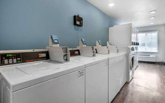 Extended Stay America Select Suites - Indianapolis - West