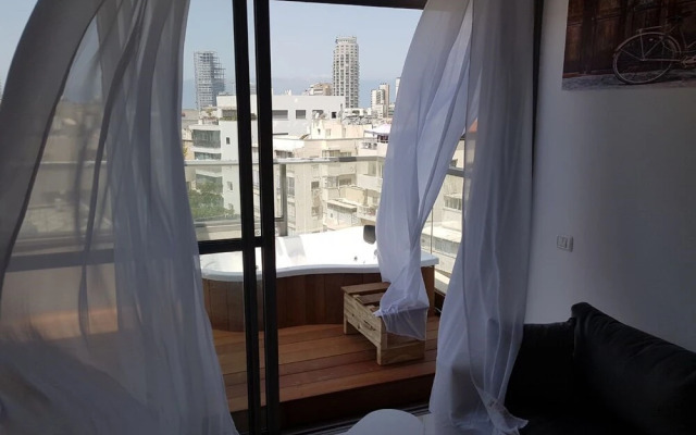 Luxury Apartment in Tel Aviv