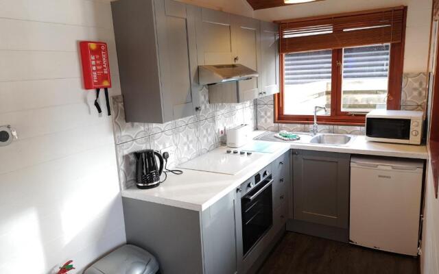 Magpie 5 Hot Tub HuntersMoon-Warminster-Bath-Wiltshire