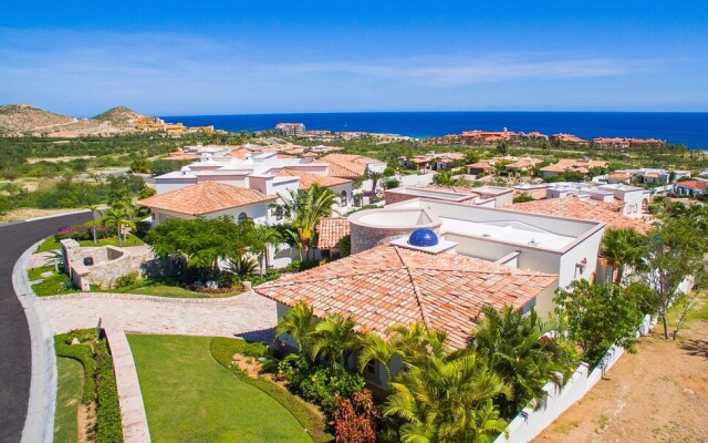 Luxurious Golf Getaway for up to 14 at Villa de los Faros