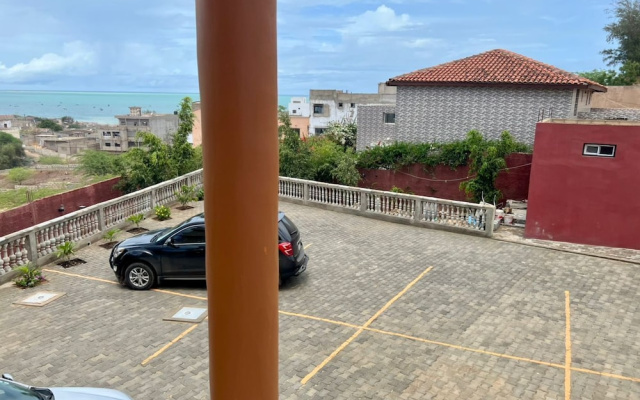 Sally Beach Hotel Yenne