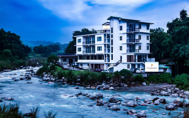 Hotel River Retreat