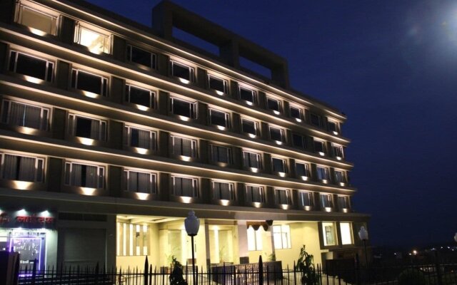 Crimson Park Shripriya Hotel