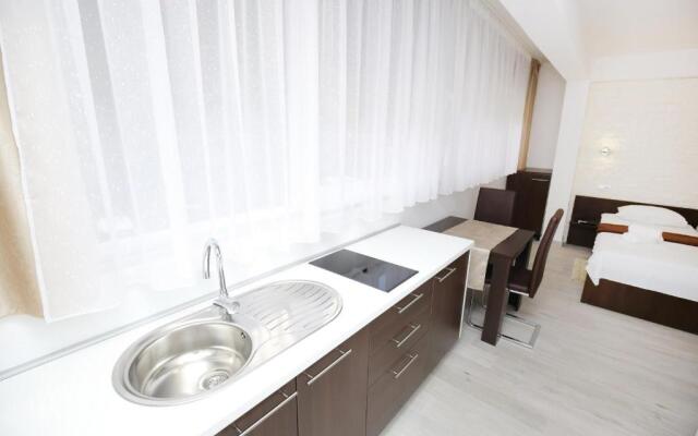 Deluxe Mkc Apartments