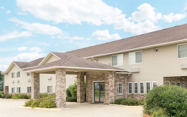 Super 8 Osage