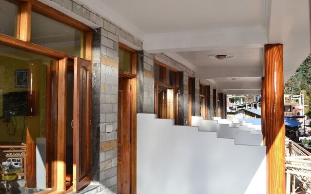 The Brooks, Manali