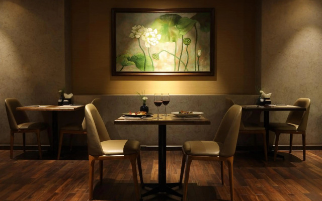 Cochin Zen Hotel