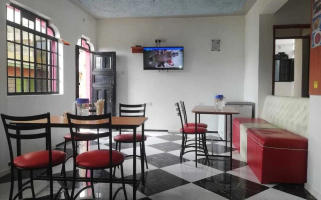 Guest House Hotel Chrisna - Hostel