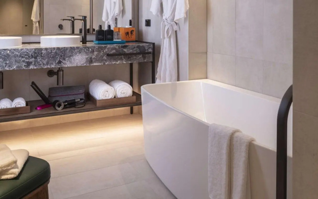 Next Hotel Melbourne, Curio Collection by Hilton