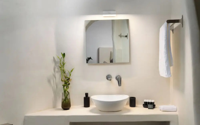 Elios Cave Suites