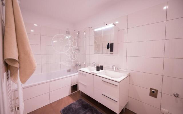 Sunny & cozy Penthouse with Balcony DG3