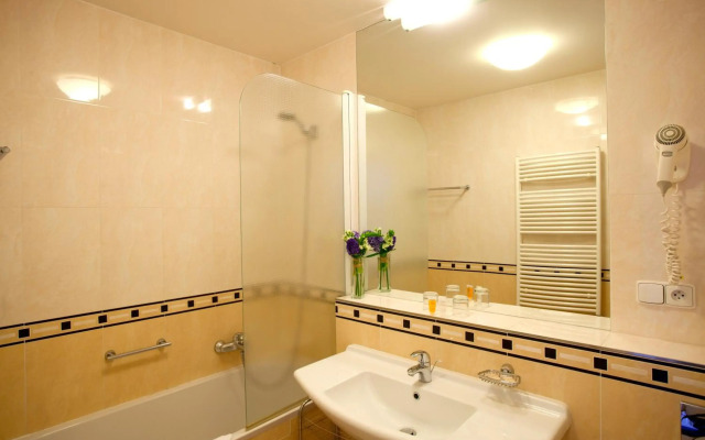 Anna Hotel