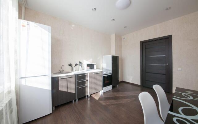 Apartment on Shakhterov Street 66