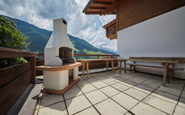 Delfi Ski & Bike Apartments