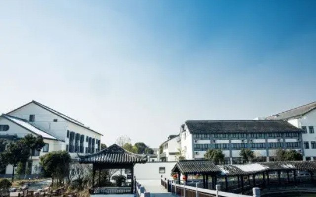 Luyi Resort Hotel