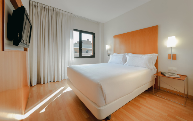 Catalonia Barcelona Beach Hotel 