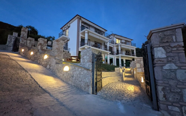Natura Luxury Suites Parga