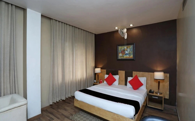 Hotel Centrum by OYO Rooms