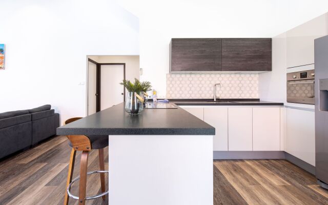 ☀️Sunshine☀️  Magnificently Bright 2BR Top City Centre Townhouse