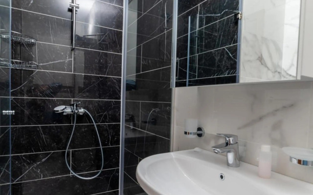 Spacious Modern New 48 m2 flat + free parking