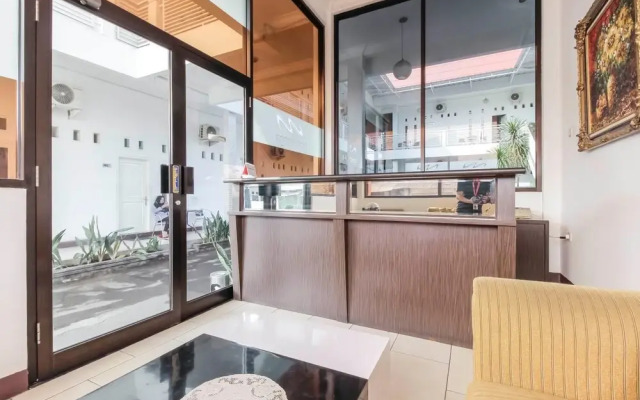 La Mega Hotel Cirebon by Reddoorz