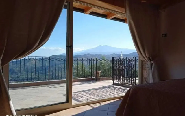 Holiday Home With Pool Near Mt Etna