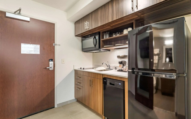 MainStay Suites Lancaster Dallas South