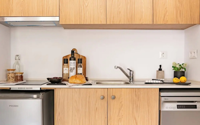 Sanders Paros Gardens