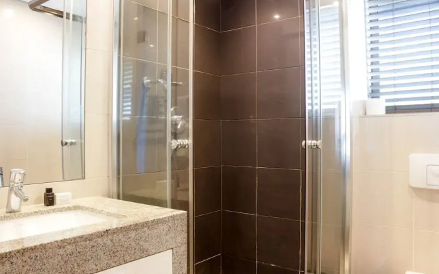 De Waterkant Studio Apartment - Fully Furnished and Equipped