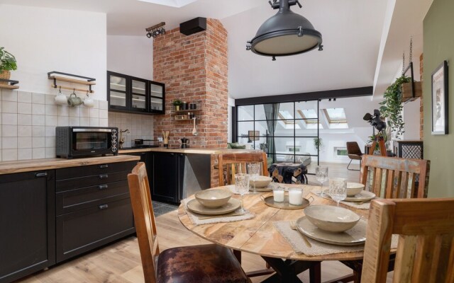 Wawel Castle Studio Dietla by Renters