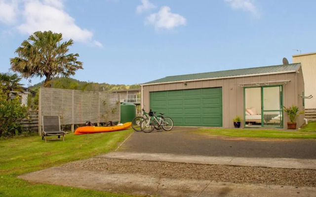 Beachside Beauty - Kuaotunu Holiday Home